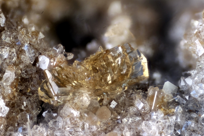 Hemimorphit, Bildbreite 3.2 mm, Copyright F. Müller.